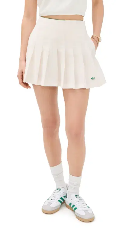Adidas Golf Originals Pleated Skort Chalk White | Thumbnail 1 Adidas Golf Originals Pleated Skort Chalk White | Thumbnail 1