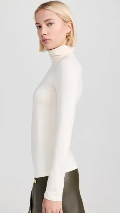 L'Agence Lani Turtle Neck Long Sleeve Vintage White | Thumbnail 4 L'Agence Lani Turtle Neck Long Sleeve Vintage White | Thumbnail 4