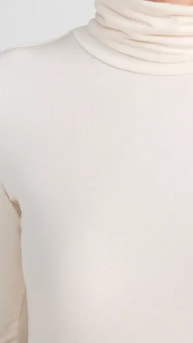 L'Agence Lani Turtle Neck Long Sleeve Vintage White | Thumbnail 6 L'Agence Lani Turtle Neck Long Sleeve Vintage White | Thumbnail 6