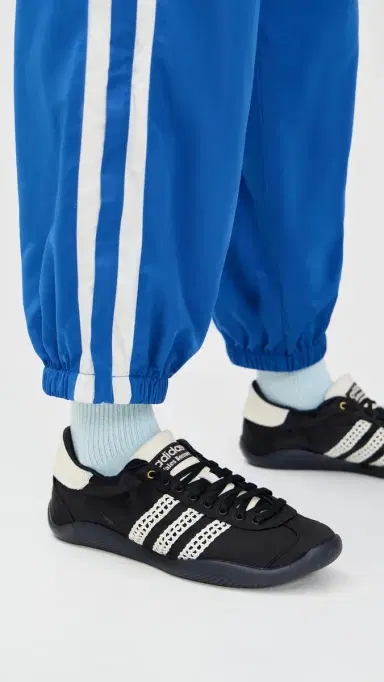 Adidas x Wales Bonner Karintha Lo Satin Sneakers core blk/dark brn/cream wh | Thumbnail 3 Adidas x Wales Bonner Karintha Lo Satin Sneakers core blk/dark brn/cream wh | Thumbnail 3
