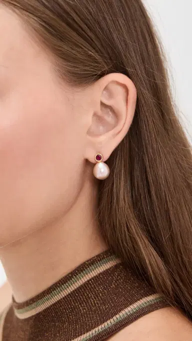 SHASHI Aisha Stud Earrings Rose One Size | Thumbnail 3