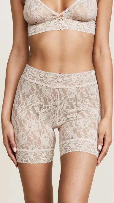 Hanky Panky ignature Lace Bike horts Chai | Thumbnail 2