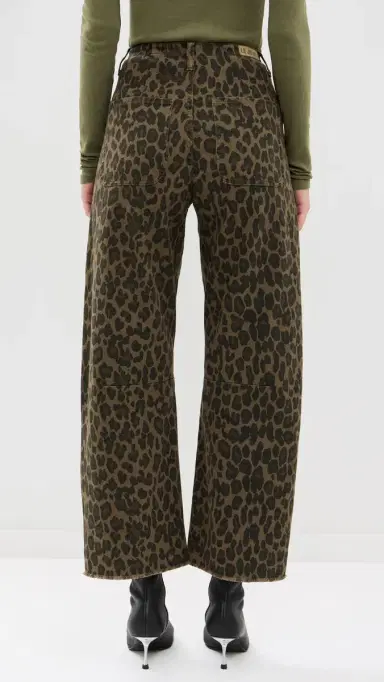Le Jean Utility Soft Barrel Jeans Dark Leopard | Thumbnail 3