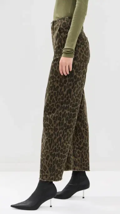 Le Jean Utility Soft Barrel Jeans Dark Leopard | Thumbnail 4