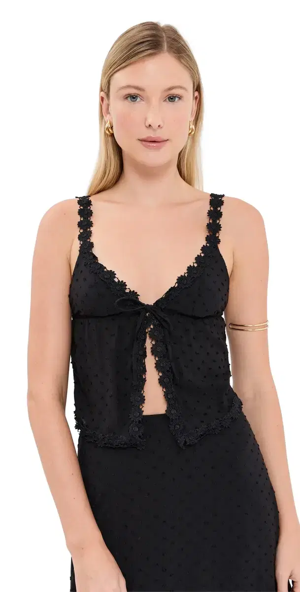 ienna Top Black Lotus