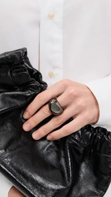 Jennifer Fisher Dylan Ring Hematite | Thumbnail 3