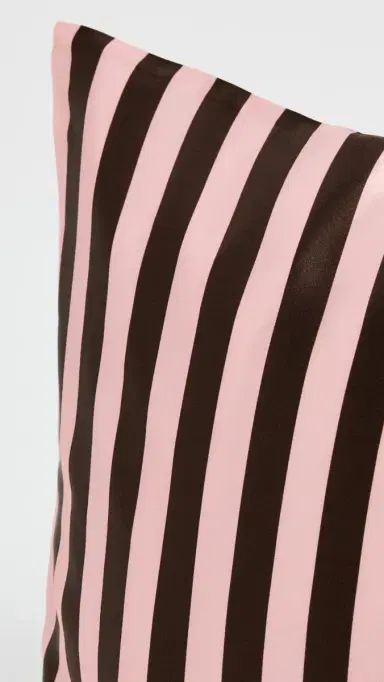 Hommey Silk Standard Pillowcase | Thumbnail 3