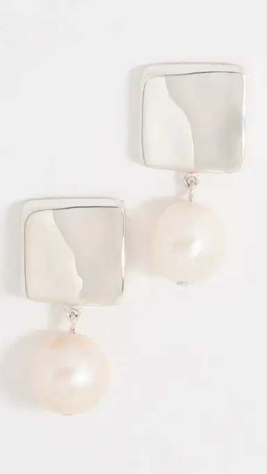 AGMES Small Baroque Luca Earrings Pearl | Thumbnail 2 AGMES Small Baroque Luca Earrings Pearl | Thumbnail 2