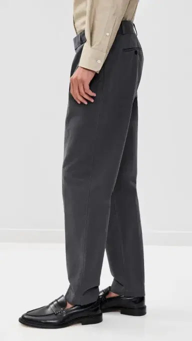 OFFICINE GÉNÉRALE Pleated Twill Chino Pants Faded Black | Thumbnail 4