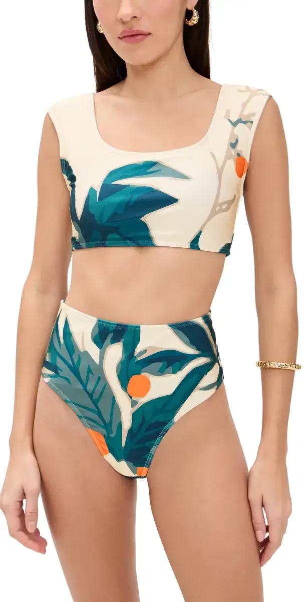 Cayla wim Bikini et Zest Navy
