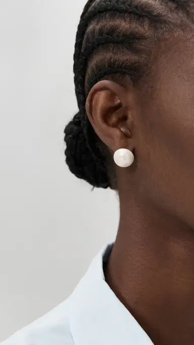 Shashi Grande Essential Pearl Studs Pearl | Thumbnail 2 Shashi Grande Essential Pearl Studs Pearl | Thumbnail 2
