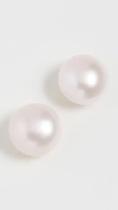 Shashi Grande Essential Pearl Studs Pearl | Thumbnail 3 Shashi Grande Essential Pearl Studs Pearl | Thumbnail 3