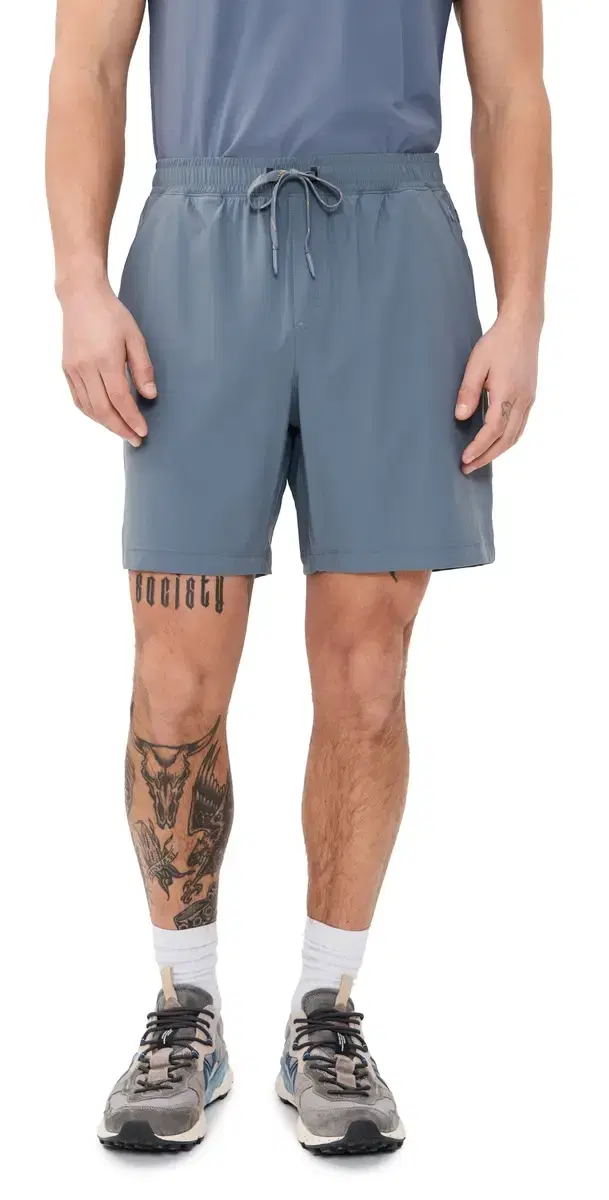 Unlined Pursuit horts 7 hale Blue