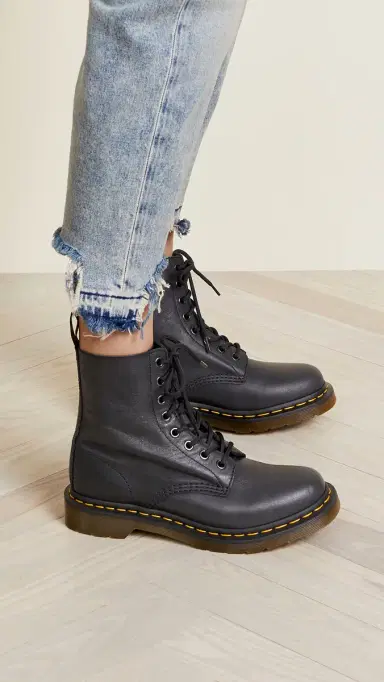 Dr. Martens 1460 Pascal Virginia 8 Eye Boots Black | Thumbnail 3