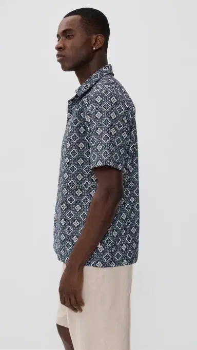 Les Deux Lukas Arabesque Short Sleeve Shirt Blue Fog L | Thumbnail 4