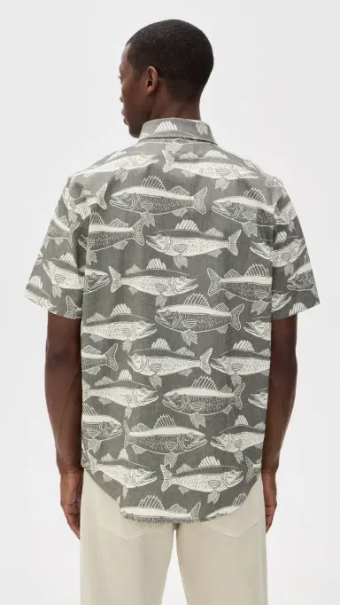 Filson Twin Lakes Short Sleeve port Shirt Beluga/Bold Fish Print | Thumbnail 3