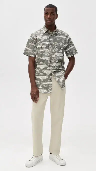 Filson Twin Lakes Short Sleeve port Shirt Beluga/Bold Fish Print | Thumbnail 5