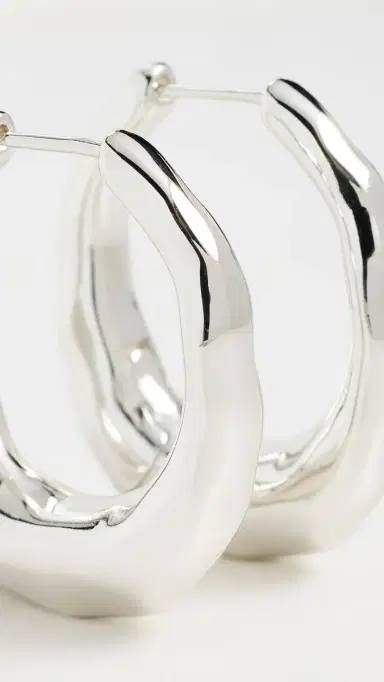 Madewell Hammered Puffy Huggie Hoop Earrings Warm Silver One Size | Thumbnail 4