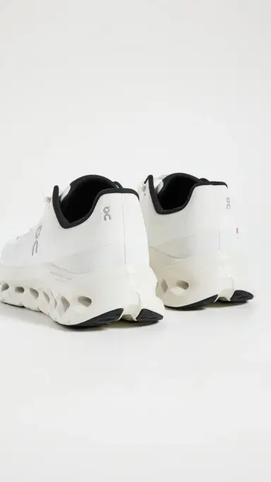 ON Cloudtilt Sneakers Pearl/Ice 9 | Thumbnail 3