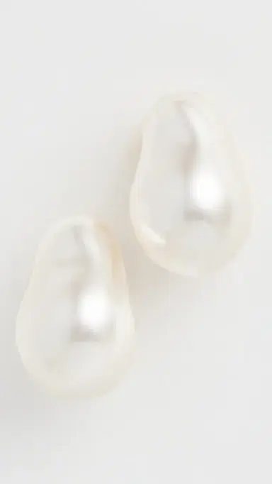 Lele Sadoughi Baroque Pearl Studs One Size | Thumbnail 2