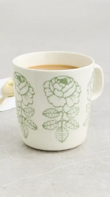Marimekko Oiva Vihkiruusu Mug White/Sage One Size | Thumbnail 3