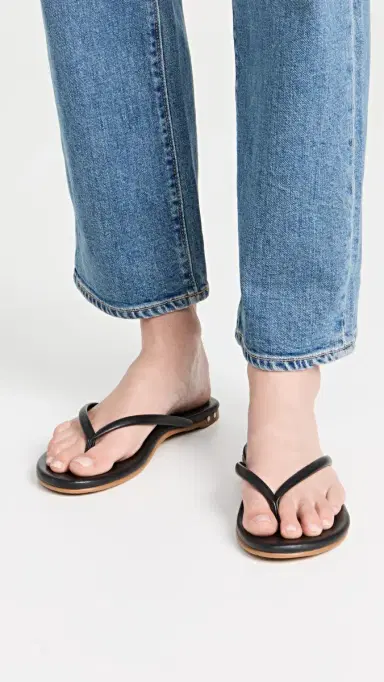 beek Sunbeam Flip Flops Black 9 | Thumbnail 3