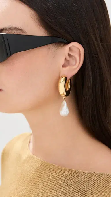 éliou Perla Earrings Gold One Size | Thumbnail 3