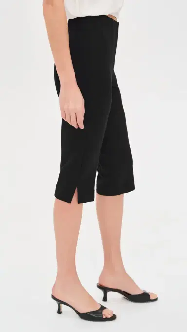 Good American Soft Stretch Ponte Pull On Capris Black001 | Thumbnail 4 Good American Soft Stretch Ponte Pull On Capris Black001 | Thumbnail 4