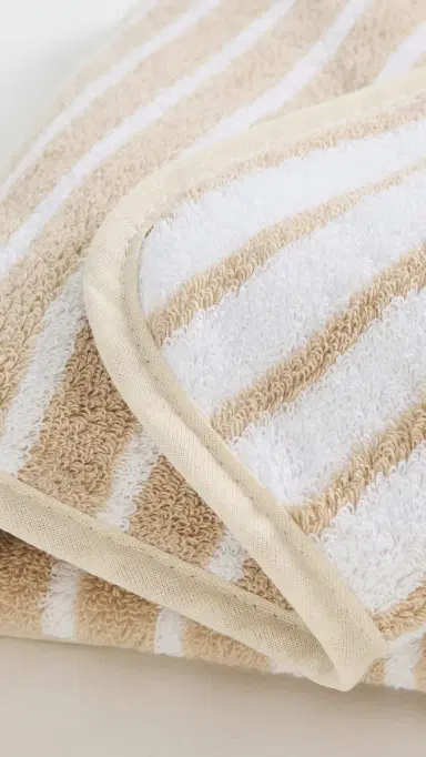Weezie Patterned Signature Bath Towel Parker Sand One Size | Thumbnail 4