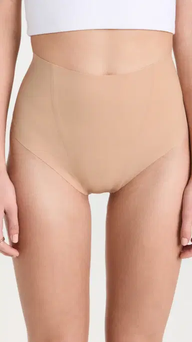 Commando Zone Smoothing Thong Beige | Thumbnail 2 Commando Zone Smoothing Thong Beige | Thumbnail 2