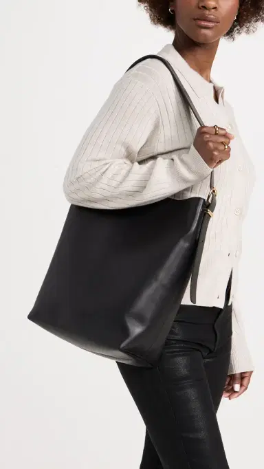 Madewell The Essential Bucket Tote in Leather | Thumbnail 3 Madewell The Essential Bucket Tote in Leather | Thumbnail 3