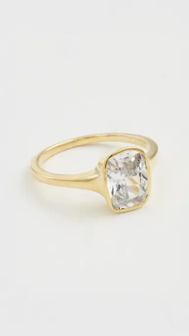 Shashi Signet Ring Gold | Thumbnail 2