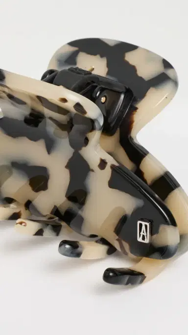 Alexandre de Paris Small Acetate Clip Albinos | Thumbnail 4