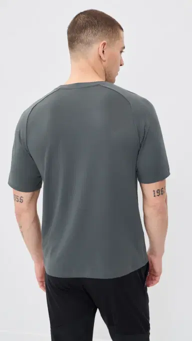 Beyond Yoga Performance Tee Black Ash S | Thumbnail 3