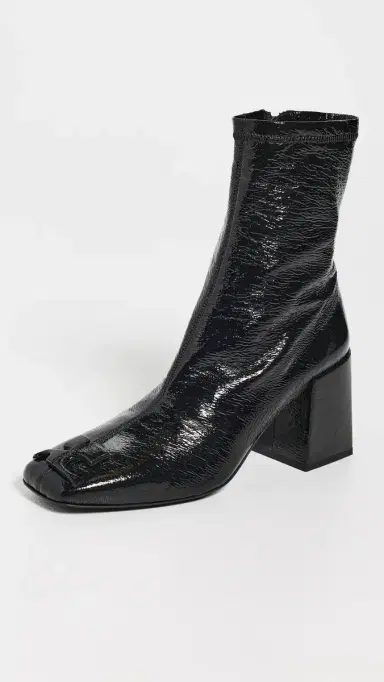 Courrèges Reedition Vinyl Ankle Boots Black | Thumbnail 2 Courrèges Reedition Vinyl Ankle Boots Black | Thumbnail 2