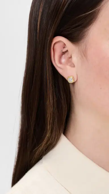 SHASHI Reagan Cushion Stud Earrings Gold One Size | Thumbnail 3