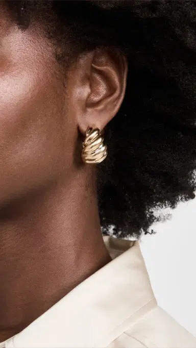 Jennifer Zeuner Jewelry Perla 1 Hoop Earrings Gold One Size | Thumbnail 3
