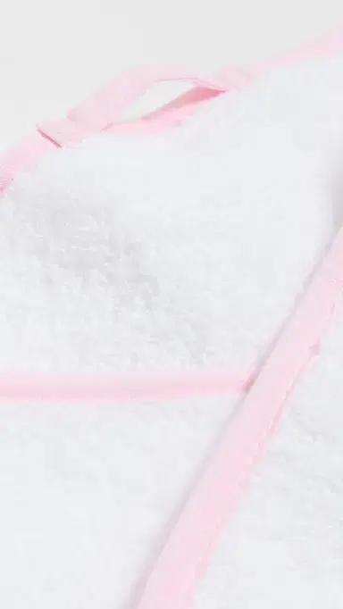 Weezie Signature Bath Towel Ballet Pink on White One Size | Thumbnail 3