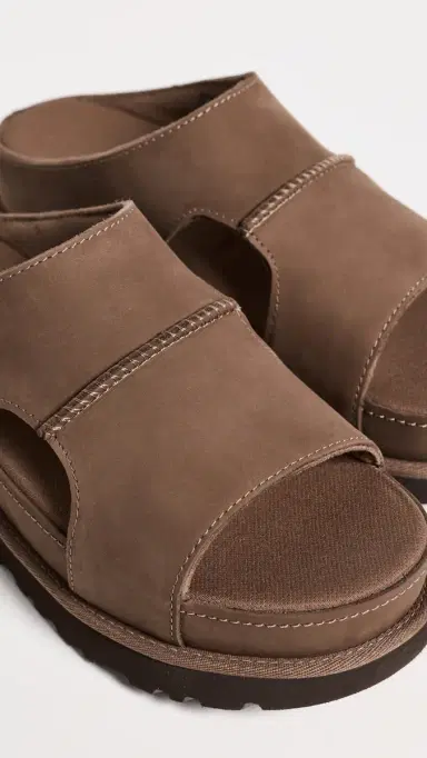 UGG Goldenstar Cutout Slides Dark Chestnut 7 | Thumbnail 6