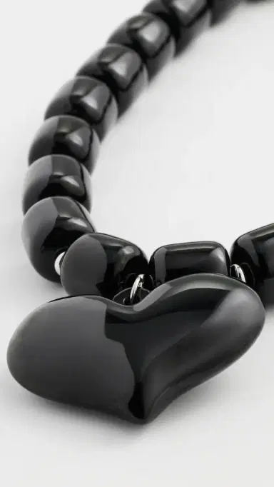 Julietta Amore Necklace Black One Size | Thumbnail 4