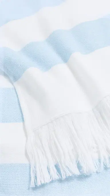 Weezie Packable Beach Towel | Thumbnail 3