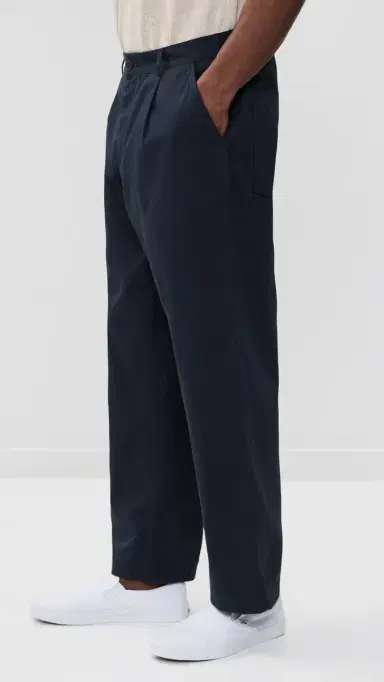 UNIVERSAL WORKS Duke Pleated Trousers Navy 36 | Thumbnail 4