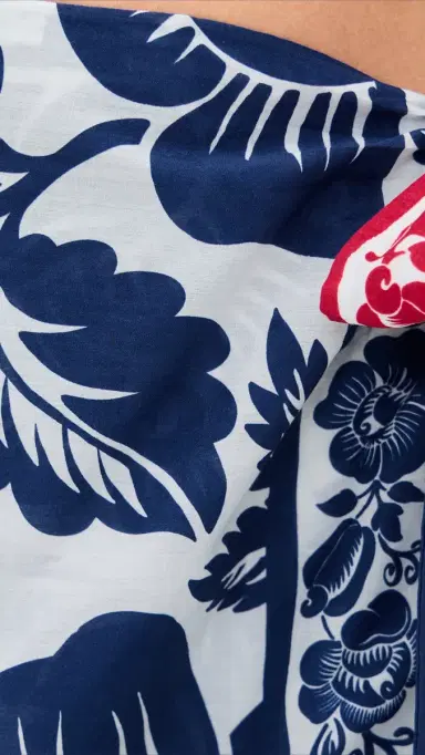 FARM Rio Cashew and Birds Mini Wrap kirt Cashew And Birds Red And Blue | Thumbnail 6