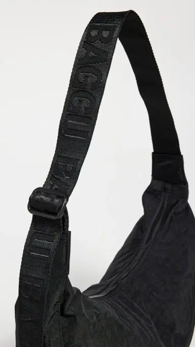 BAGGU Medium Nylon Crescent Bag Black One Size | Thumbnail 5 BAGGU Medium Nylon Crescent Bag Black One Size | Thumbnail 5