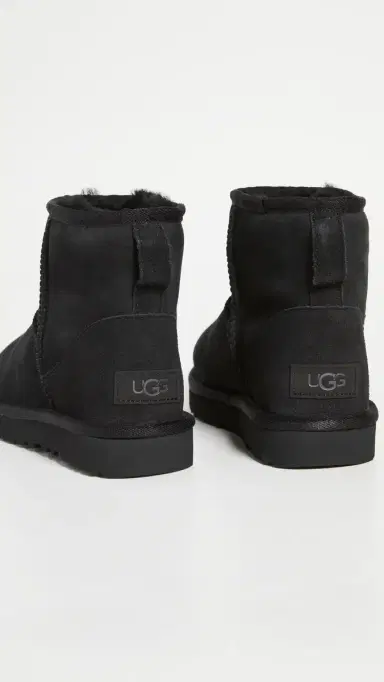 UGG Classic Mini II Boots Black 8 | Thumbnail 4