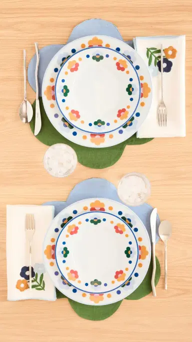 Misette Floral Embroidered Linen Napkins Set of 4 | Thumbnail 3