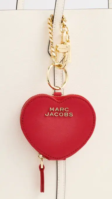 Marc Jacobs The Cookie Heart Pouch Charm True Red One Size | Thumbnail 4