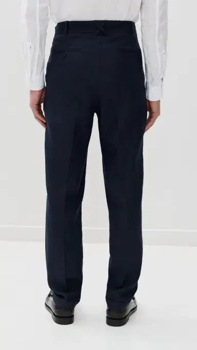 Alex Mill Standard Pleated Pants In Linen Navy 32 | Thumbnail 3