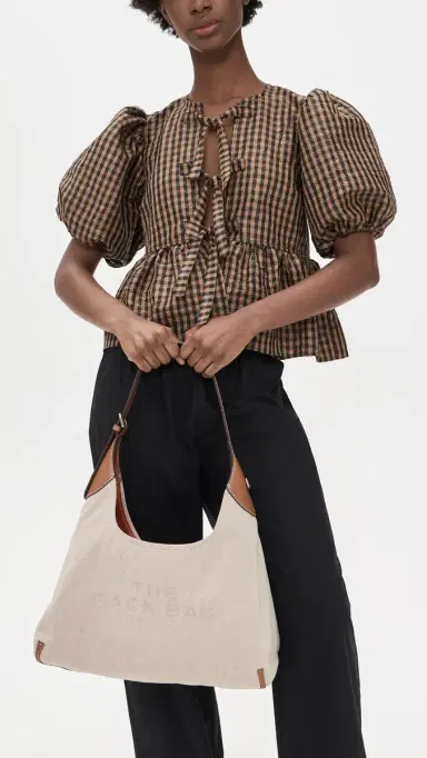 Marc Jacobs The Belted Sack Shoulder Bag Beige/Argan Oil One Size | Thumbnail 3