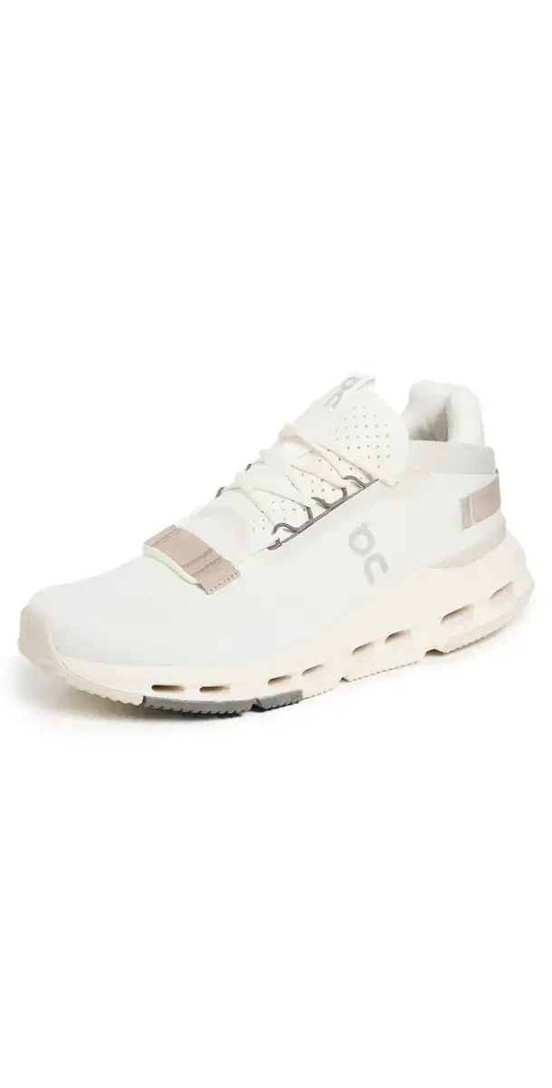 On Cloudnova 2 Sneakers Ice/Sand